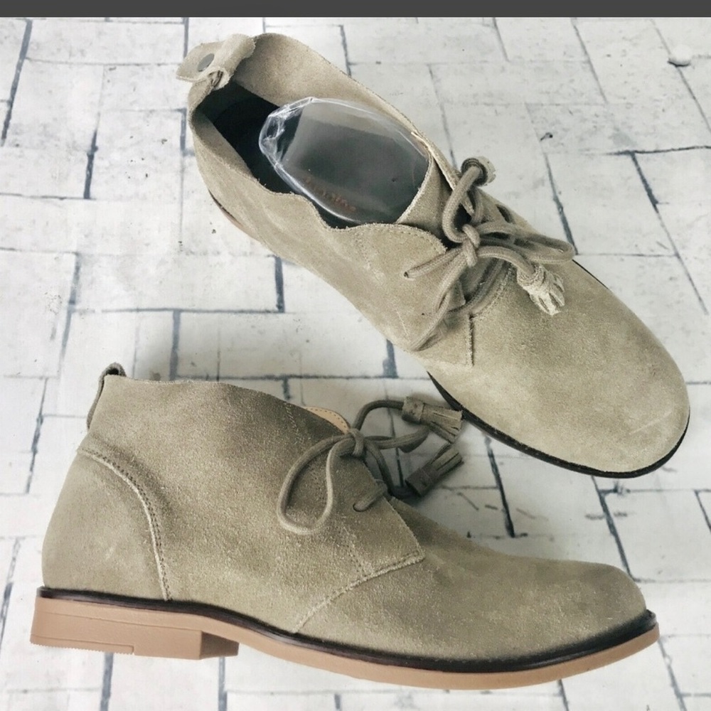 BNWT Hush Puppies Chukka boots